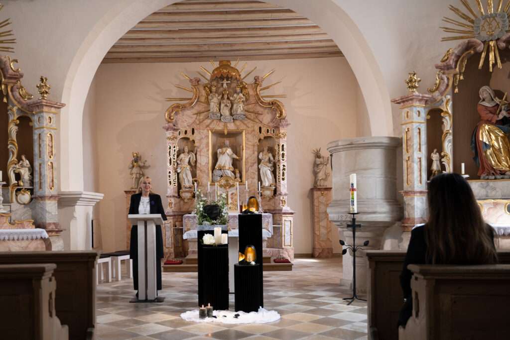 unsere Dienstleistungen Trauerredner Kronach